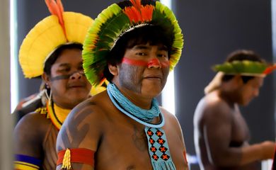 Brasília (DF), 21/09/2023,  Indígenas entrando no STF para sessão sobre a tese do marco temporal. Foto: Antônio Cruz/Agência Brasil