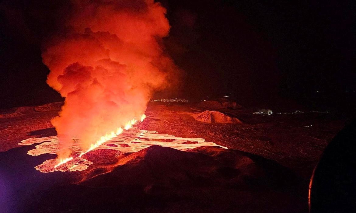 Vulcão em Reykjanes, na Islândia
 8/2/2024   Divulgação via REUTERS