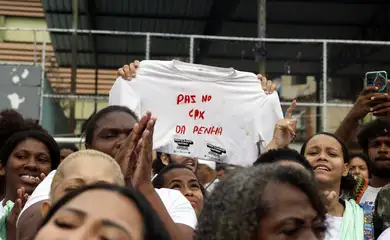 Rio de Janeiro (RJ), 31/10/2025 - Moradores, familiares e representantes da sociedade civil se reúnem na comunidade da Vila Cruzeiro para manifestação de repúdio à Operação Contenção que deixou 121 mortos. Foto: Tânia Rêgo/Agência Brasil