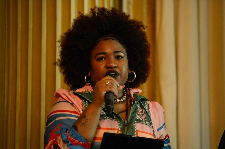 A DJ homenageada, Tamy Reis fala após receber o Prêmio Glória Maria, mulheres afrolatinas cariocas