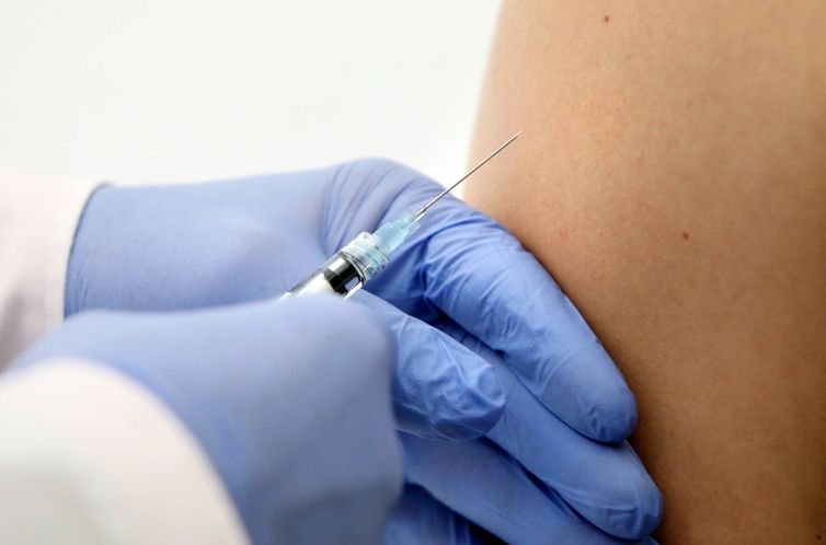 Governos afastam necessidade de cartão para vacinação de covid-19 | Agência  Brasil