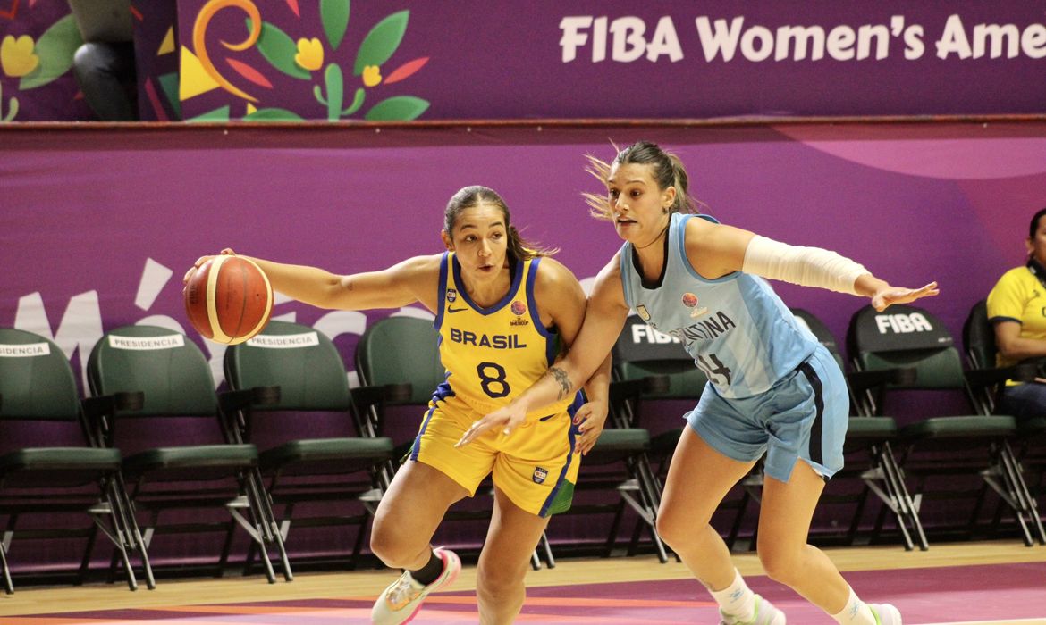Brasil brilha no último segundo, bate Argentina e fatura título do  Sul-Americano de basquete, basquete