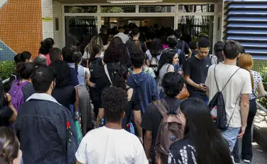 São Paulo (SP) 05/11/2023 - Estudantes e pais na Universidade Paulista no bairro do Paraiso . 
Foto: Paulo Pinto/Agência Brasil