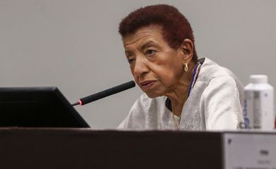 Brasília (DF), 13/11/2023, A Deputada Estadual, Leci Brandão, durante cerimônia a  1ª Jornada Justiça e Equidade Racial. O evento ocorreu no Supremo Tribunal Federal. Foto: José Cruz/Agência Brasil