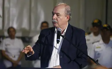 Belém (PA) 07/11/2025 - Marinha, BNDES e Cemaden assinam protocolo de intenções para prevenção de desastres
naturais em Belém (PA). A  cerimônia contou com a presença da ministra  da Ciência, Tecnologia e Inovação(MCTI), Luciana Santos,; o presidente do BNDES, Aloizio Mercadante e o Comandante da MB, Almirante de Esquadra Marcos Sampaio Olsen. Foto: Tânia Rêgo/Agência Brasil.