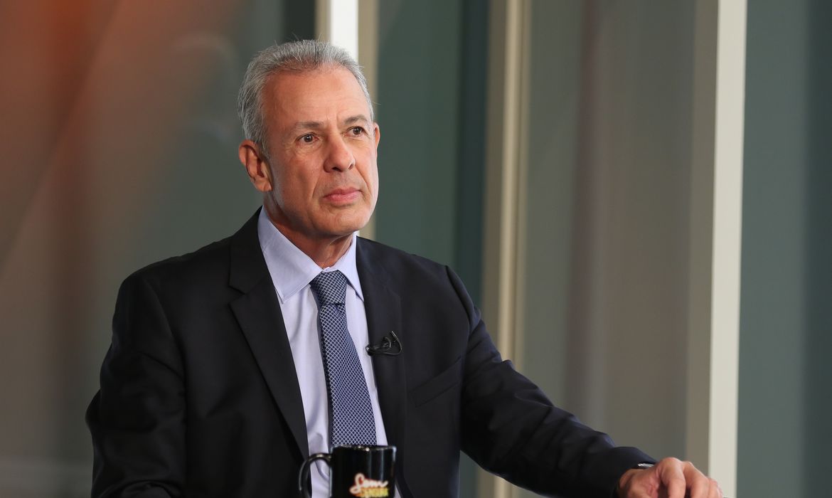 O ministro de Minas e Energia, Bento Albuquerque, participa do programa Sem Censura, na TV Brasil