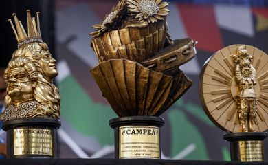 Rio de Janeiro (RJ) 05/03/2025 - Detalhe dos troféus, durante apuração do desfile das escolas de samba;
Foto: Tânia Rêgo/Agência Brasil
