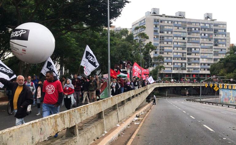 São Paulo-15/06/2025 Manifestantes se unem a protestos mundiais e fazem ato nesta domingo  pró-Palestina no centro de São Paulo. Foto Guilherme Jeronymo/ Agência Brasil.