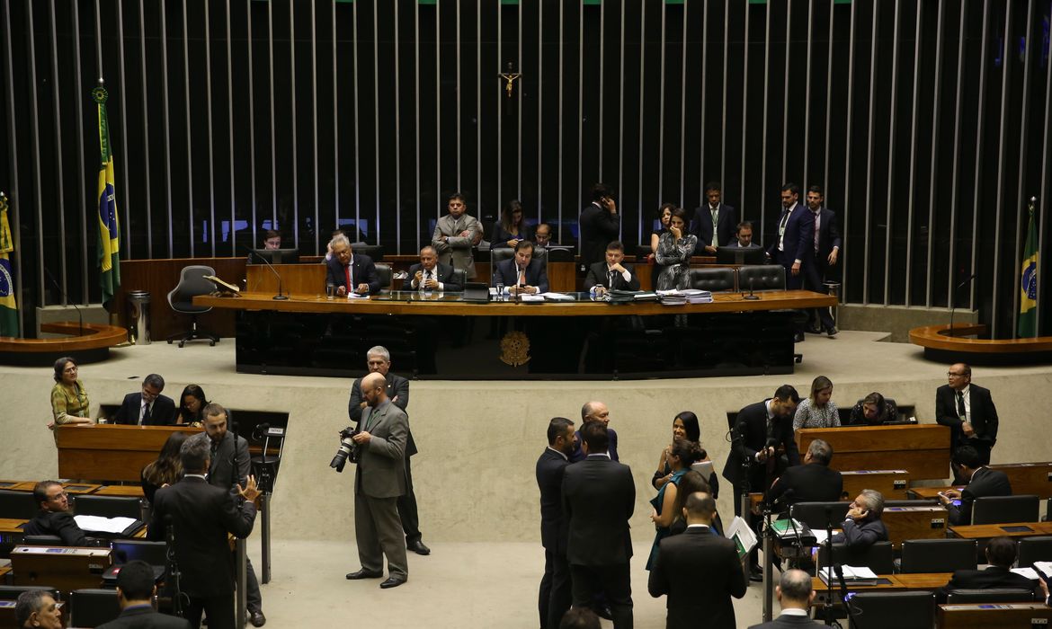 Brasília - Plenário da Câmara dos Deputados durante sessão para discussão e votação de diversos projetos (Valter Campanato/Agência Brasil)