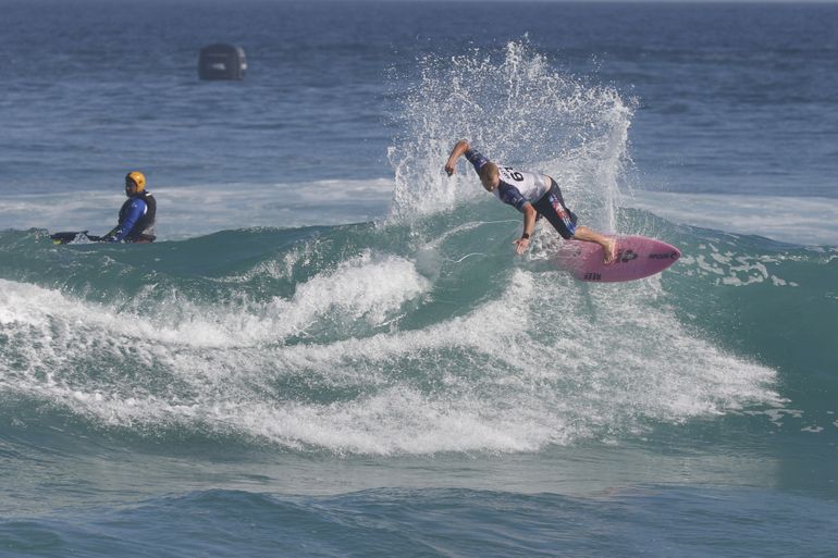 Surfista Jackson Baker, da Austrália, compete etapa da Liga Mundial de Surfe (World Surf League/WSL), na praia de Itaúna, Saquarema.