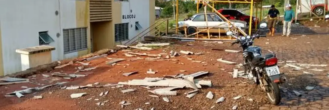 Estrago provocado pela chuva Estrago provocado pela chuva