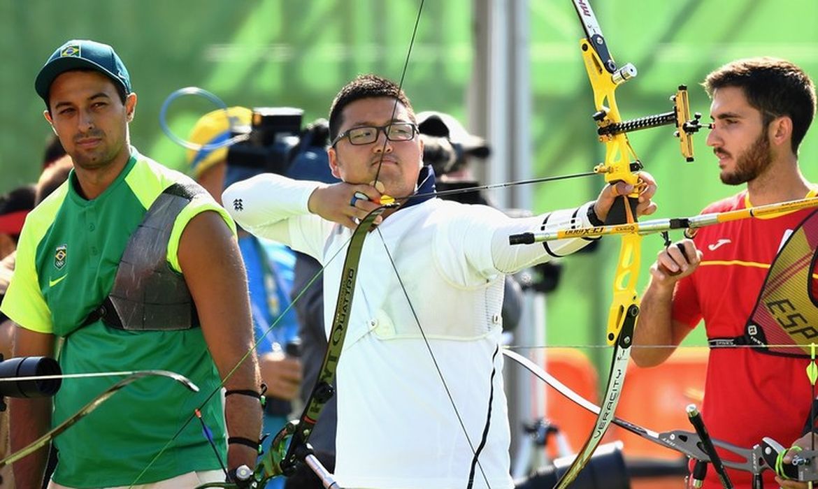 Sul-coreano quebra primeiro recorde mundial e olímpico (Divulgação/Brasil 2016/Getty Images)