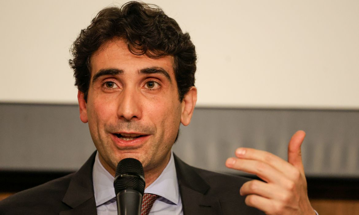 Zelo pela estabilidade financeira  batalha contnua, diz Galpolo
