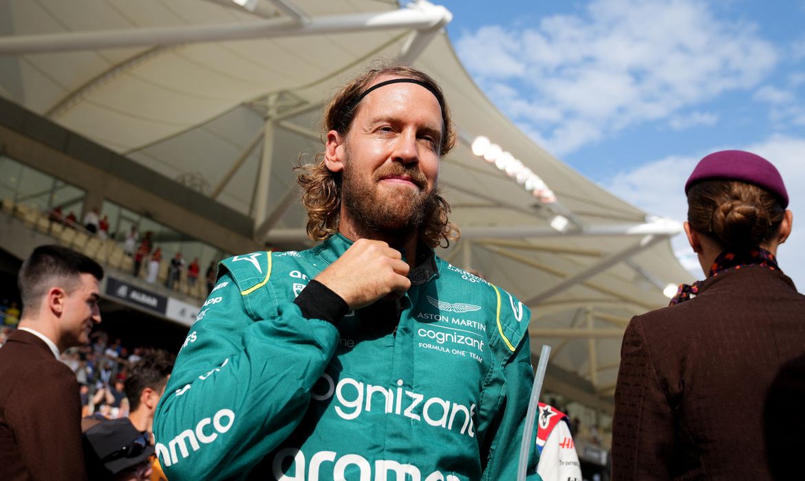 Sebastian Vettel antes do Grande Prêmio de Abu Dhabi em 2022 
20/11/2022 REUTERS/Aleksandra Szmigiel