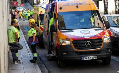 Serviço de emergência no centro de Madri após desabamento de parte de prédio
 7/10/2025   REUTERS/Juan Medina