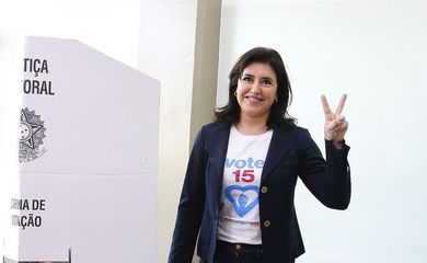Simone Tebet vota em Campo Grande 