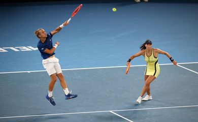 Luisa Stefani e Rafael Matos se classificam à final de duplas mistas do Aberto da Austrália de 2023