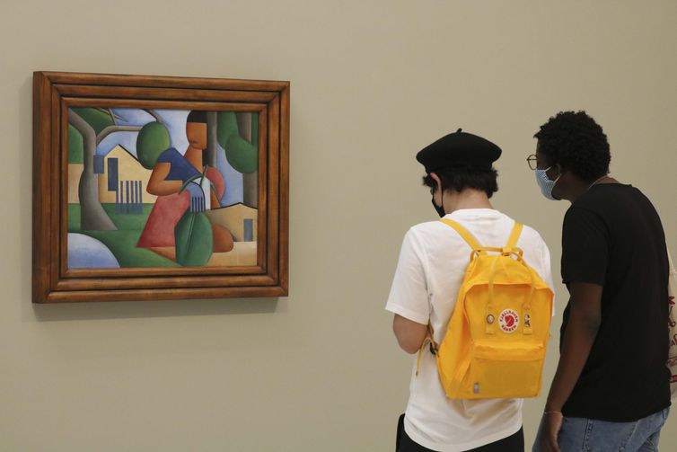 Rovena Rosa/Agência Brasil Obra ‘A caipirinha’, de Tarsila do Amaral, é exposta na galeria Bolsa de Arte antes de ser leiloada por decisão judicial.