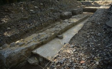 Escavações durante reforma do Zoológico do Rio (ZooRio) encontram tesouros arqueológicos na Quinta da Boa Vista. 