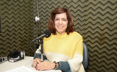 Morre Lúcia Leme, ex-apresentadora do Sem Censura, da TV Brasil.