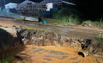 Mais um em menos de 24 horas: extravasamento de água é registrado em mina da Vale, em Congonhas. Foto: Defesa Civil de Congonhas