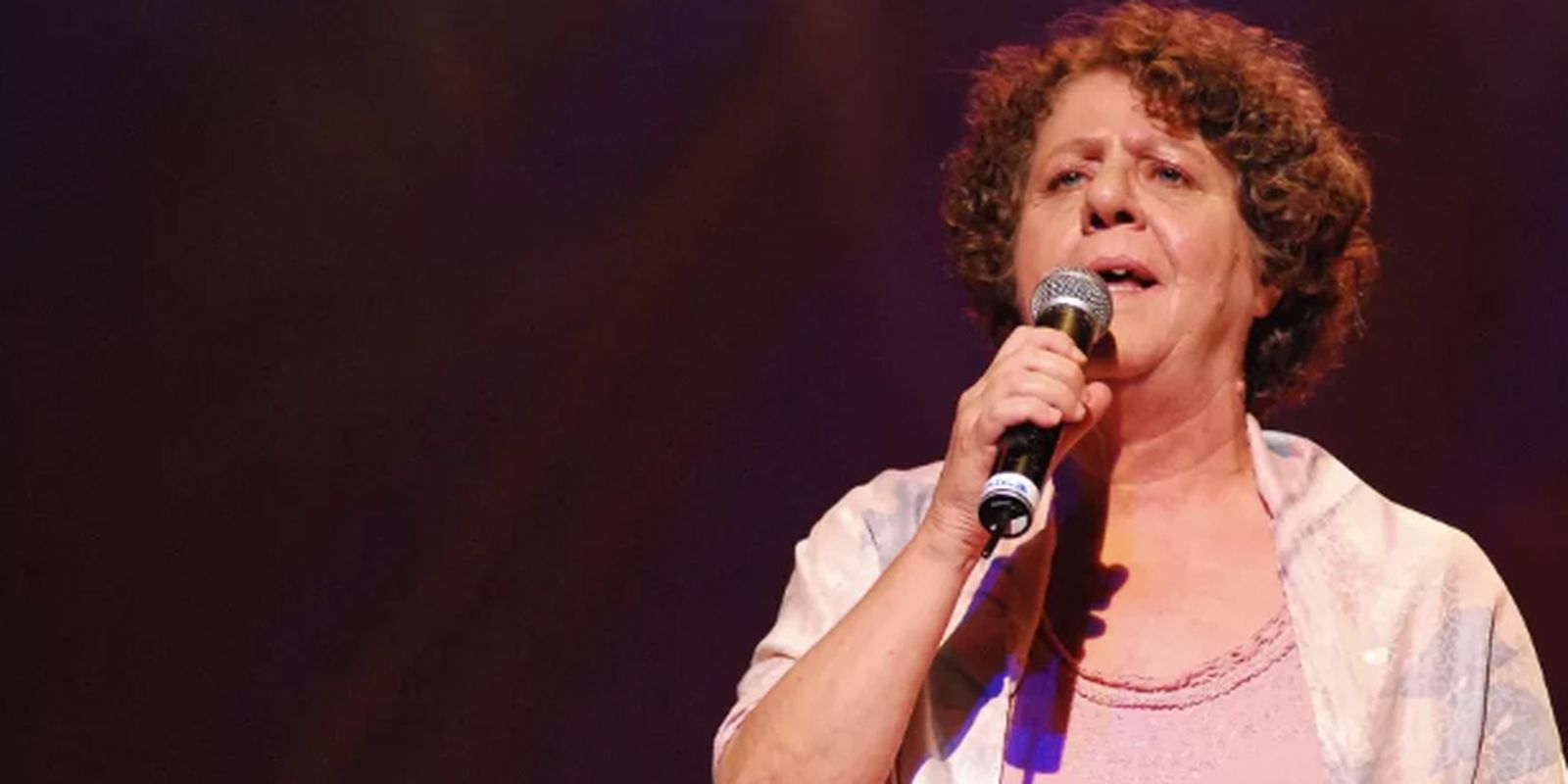 Falece Cristina Buarque, ícone do samba e referência da música brasileira