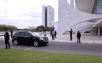 Brasília - Presidenta Dilma Rousseff chega ao Palácio do Planalto  (Valter Campanato/Agência Brasil)