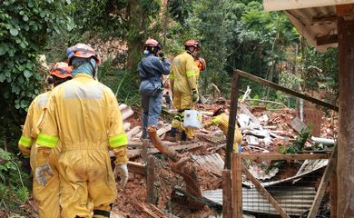 São Sebastião (SP), 22/02/2023, Casas destruídas em deslizamentos na Barra do Sahy após tempestades no litoral norte de São Paulo.