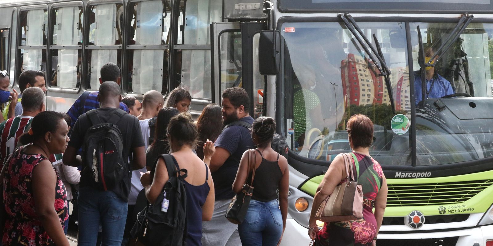 Rio anuncia aumento de mais de 13% nas tarifas de ônibus