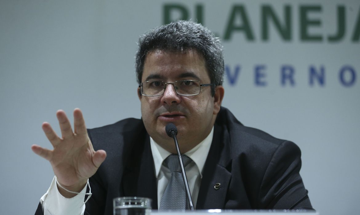 Brasília - O secretário de Coordenação e Governança das Empresas Estatais, Fernando Soares concede entrevista à imprensa (Valter Campanato/Agência Brasil)