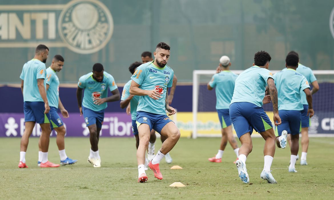 São Paulo (SP), 09/10/2024 - Jogadores da Seleção Brasileira de futebol durante treino na Academia de Futebol do Palmeiras. Foto: Rafael Ribeiro/CBF