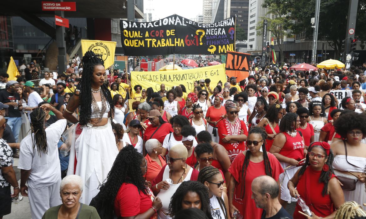 Marcha da Consciência Negra clama por um Brasil sem racismo