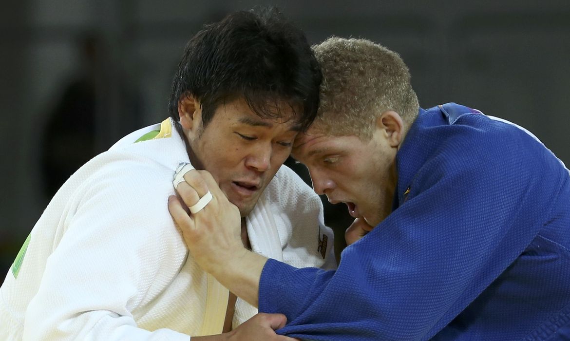 O judoca japonês Ryunosuke Haga, atual campeão mundial derrotou o brasileiro Rafael Buzacarini na Rio 2016