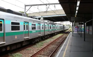 Linha 8 da Companhia Paulista de Trens Metropolitanos - CPTM, operada pela ViaMobilidade, na estação Lapa.