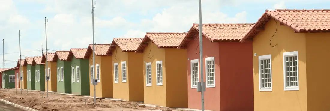 Casas populares Pesquisa Nacional por Amostra de Domicílios, PNAD, mostra que 25% das casas no país são com três moradores
