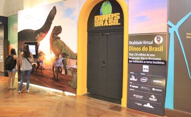 Sala de realidade virtual tem exposição sobre dinossauros - Foto Pedro Jackson/Divulgação