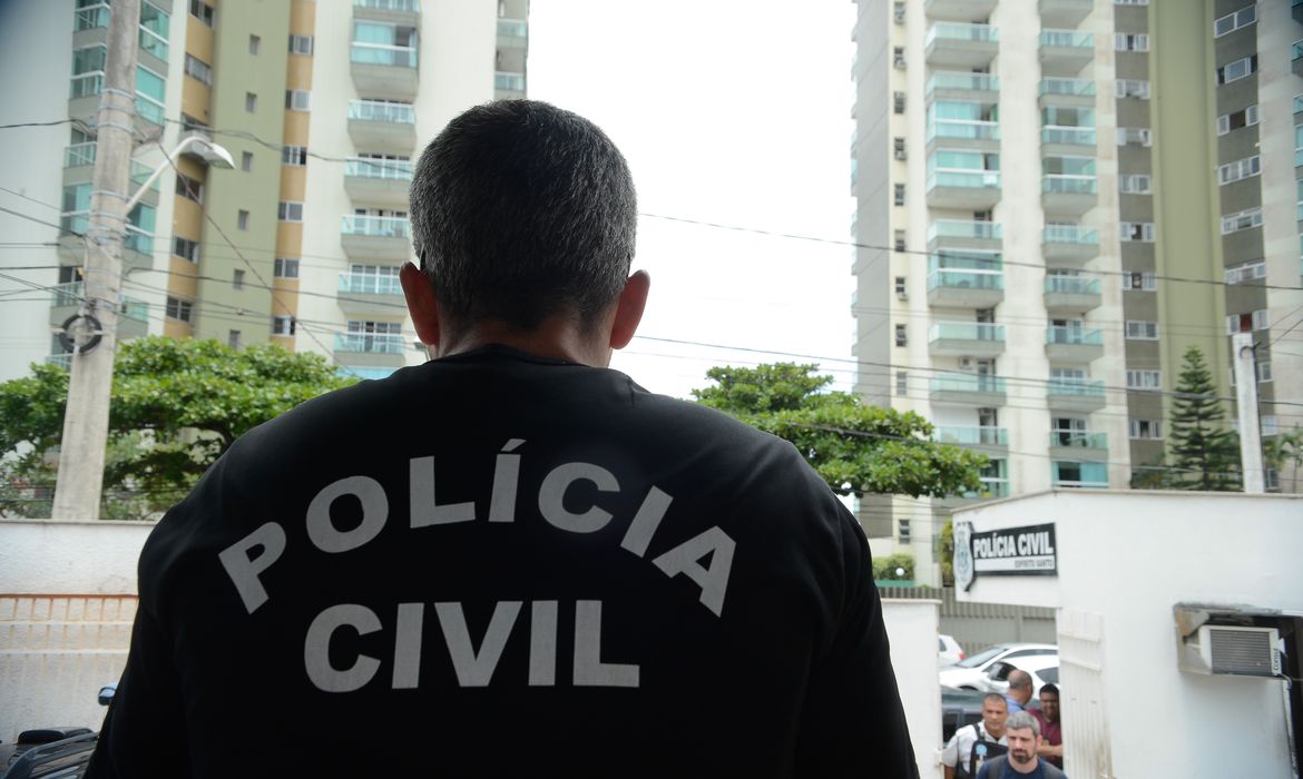 Vitória - Polícia Civil do Espírito Santo faz paralisação até a meia-noite de hoje após morte de investigador em Colatina,e por más condições de trabalho (Tânia Rêgo/Agência Brasil)