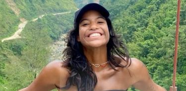 Juliana Martins, brasileira que se acidentou em um vulcão na Indonésia