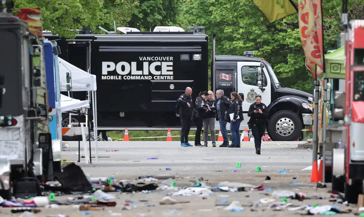 Atropelamento em festival de rua no Canad deixa nove mortos