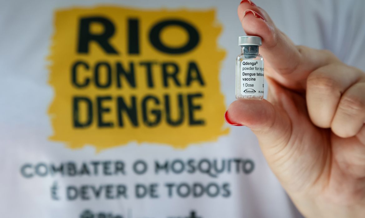 Rio de Janeiro - Dia D contra a dengue no Rio tem campanha educativa e vacinação. Foto: Edu Kapps/SMS