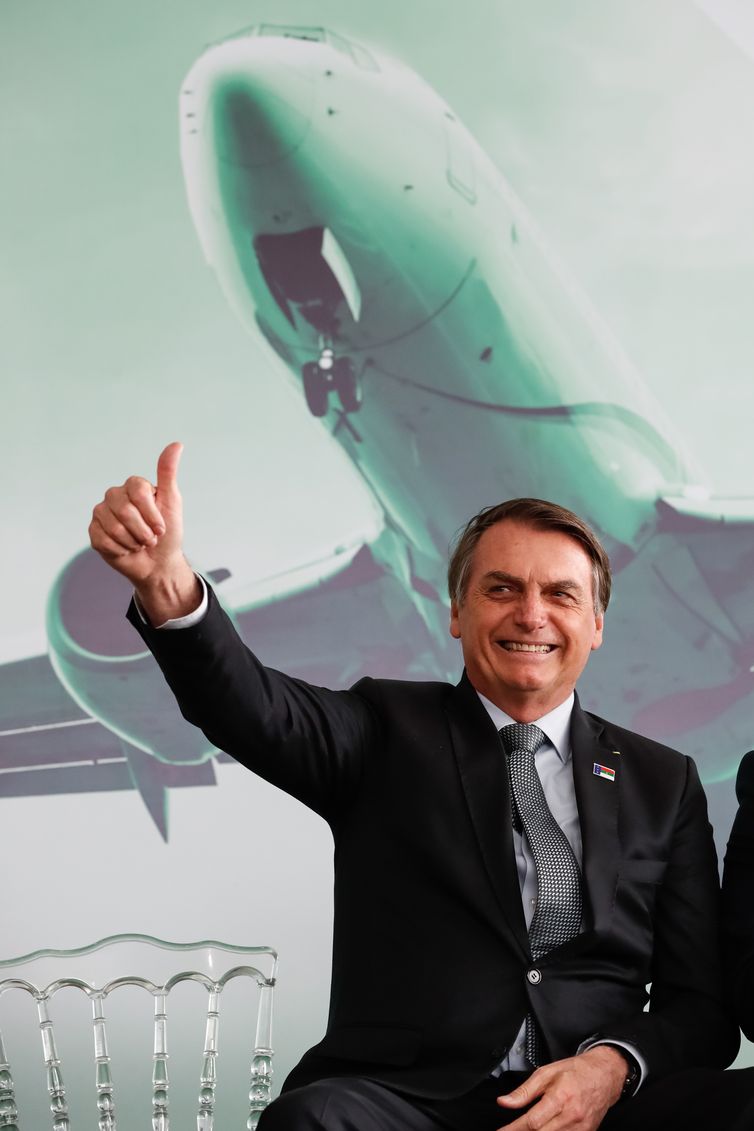 O presidente Jair Bolsonaro durante cerimônia de inauguração do Aeroporto Glauber Rocha, em Vitória da Conquista (BA).