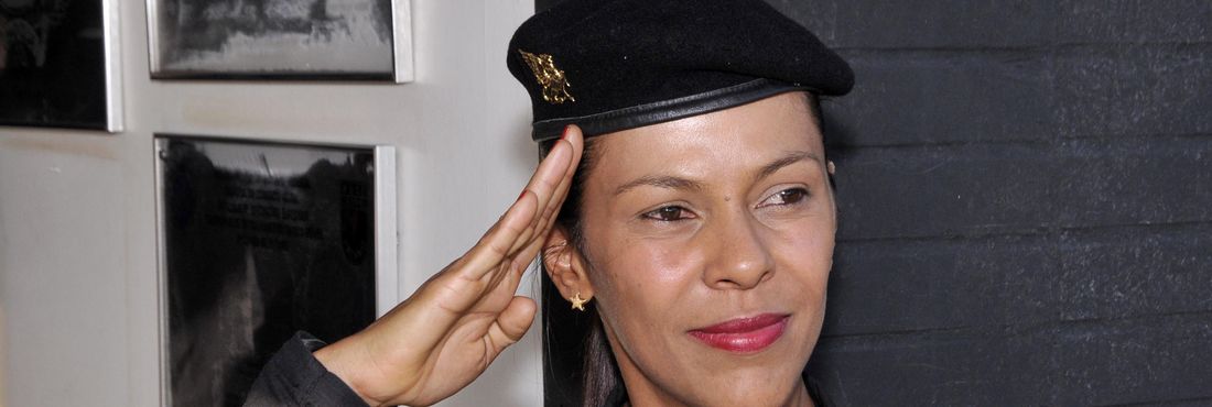 A tenente-coronel Cynthiane Santos é a primeira mulher do Brasil à frente de um batalhão de choque