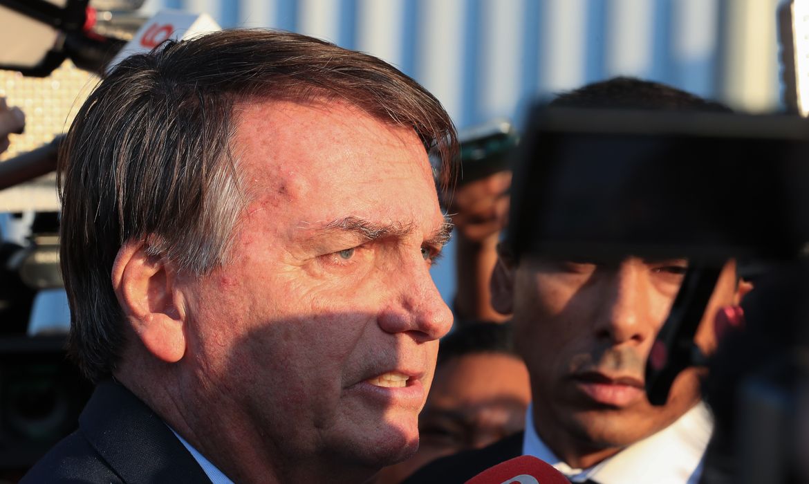 Brasília (DF) 18/05/2023 Ex-presidente, Jair Bolsonaro, na saída do Senado federal após visitar seu filho e senador, Flávio Bolsonaro. Foto Lula Marques/ Agência Brasil.