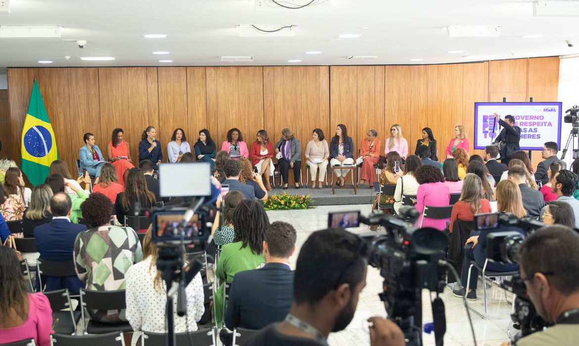 Brasília (DF) 01/03/2023 O governo federal abre as atividades comemorativas do Dia Internacional da Mulher. Participam a primeira-dama, Janja da Silva, as presidentes do BB e CEF e 11 ministras mulheres do governo Lula.
