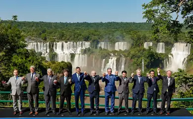 Foz do Iguaçu (PR), 20/12/2025 - Presidente da República, Luiz Inácio Lula da Silva, fotografia oficial dos Presidentes e Chefes de Delegação dos Estados Partes do Mercosul e dos Estados Associados. Mirante da Cataratas. Foto: Ricardo Stuckert/PR