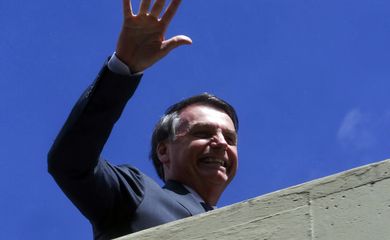 O presidente Jair Bolsonaro, participa da solenidade de promoção de oficiais-generais, no Clube do Exército