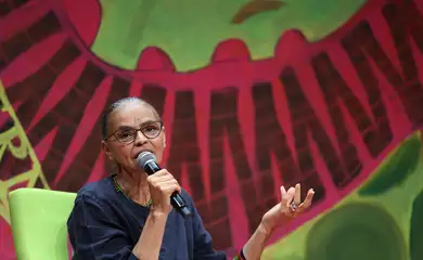 Paraty (RJ), 01/08/2025 - A ministra do Meio Ambiente e Mudança do Clima, Marina Silva, participa da 23ª Festa Literária Internacional de Paraty, no Auditório Matriz. Foto: Rovena Rosa/Agência Brasil