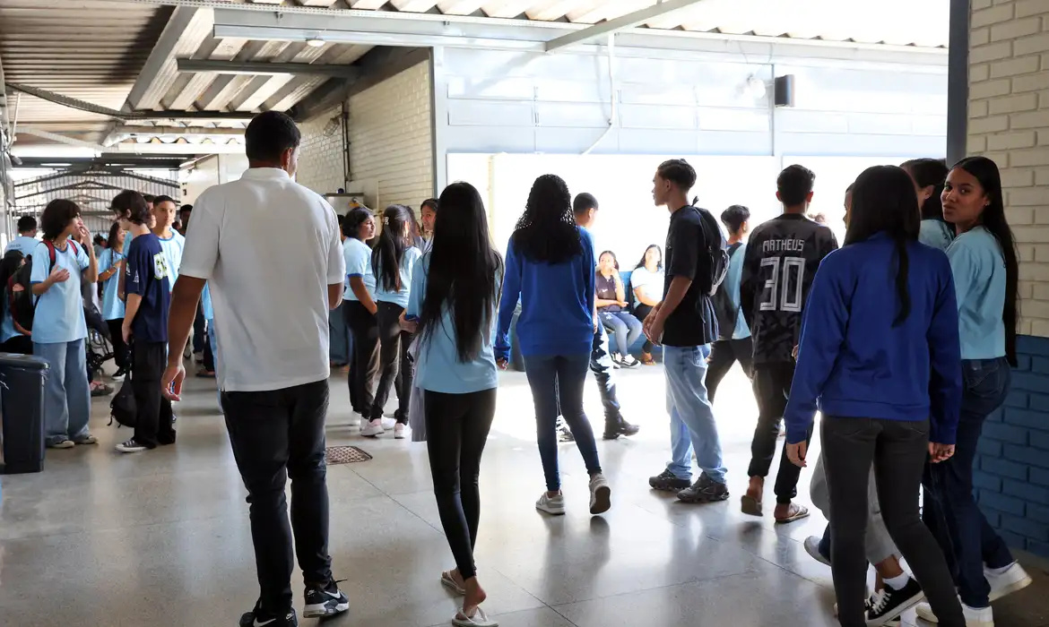 Pagamentos de R$ 1 mil do P-de-Meia comeam amanh