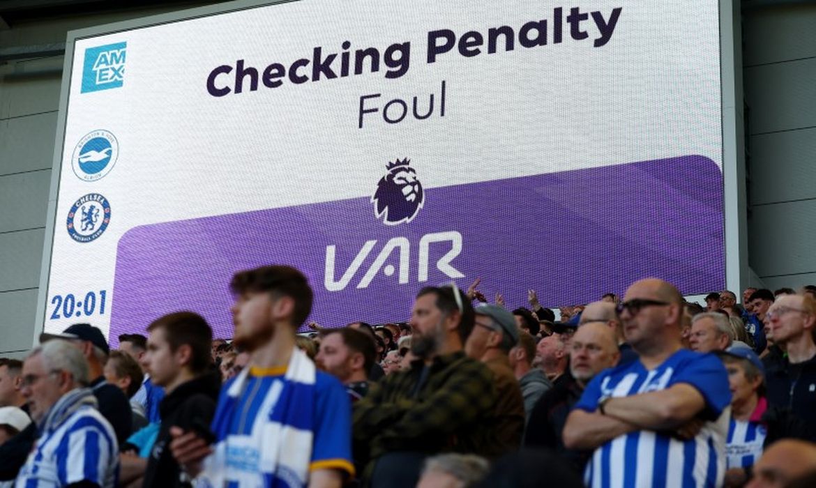 Checagem do VAR em jogo Brighton & Hove Albion x Chelsea
 15/5/2024    Action Images via Reuters/Paul Childs