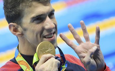 Phelps vence 200m medley pela quarta vez consecutiva e chega a 22 ouros